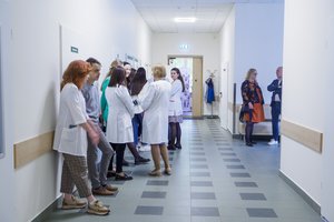 Pavojaus signalas Lietuvai? Bemaž identiško dydžio Europos valstybę masiškai palieka gydytojai