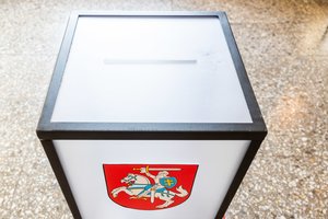 Išankstiniame balsavime Kaune – sutrikimai: salėje dingo elektra, rinkėjai balsuoja pasišviesdami telefonų žibintuvėliais