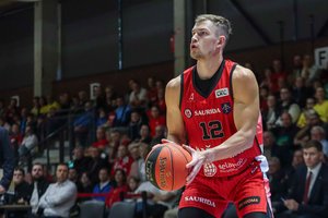 LKL – lyg turguje: prieš dieną Mažeikius palikęs estas atsidūrė Jonavoje