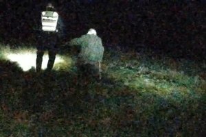 Klaipėdos r. buvo dingusi grybautoja – moterį sunkiai pasiekiamoje vietoje vidurnaktį rado pasieniečių sraigtasparnio įgula