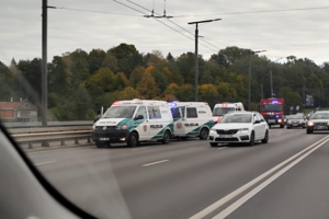 Ant Varnių tilto Kaune užfiksuotas tarnybų sujudimas