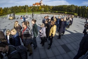 Per dvi išankstinio balsavimo dienas pilietinę valią pareiškė per 106 tūkst. rinkėjų