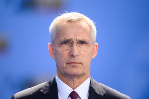 J. Stoltenbergas: NATO galėjo užkirsti kelią Rusijos invazijai 2014 m.