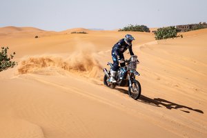 Maroko ralis verčiasi į antrą pusę: A. Gelažninko mokiniai patiria iššūkius, tačiau komandiškai pasiekia finišą