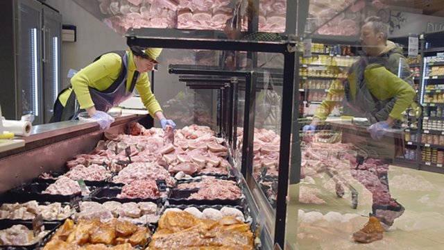 Mėsos produktai gali atpigti: atsakė, kas tai lemtų