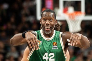 Iš kitos pusės pralaimėjimą derbyje įvertinęs B. Dunstonas pažvelgė į graikų milžiną: „Jie turi daug ginklų“