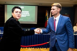 Mūšis dėl LTOK prezidento kėdės baigėsi į vienus vartus – ketvirtai kadencijai perrinkta D. Gudzinevičiūtė