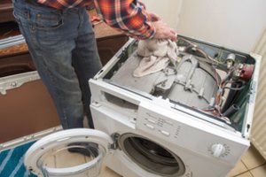 Skalbimo mašina stuksena: raskite vieną iš kelių priežasčių ir ją nesunkiai pašalinsite 