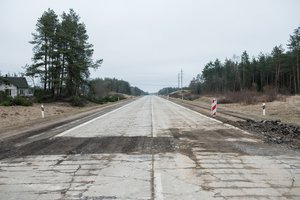 Žada, kad iki metų pabaigos tarp Molėtų ir Utenos galėsime judėti atnaujinta danga