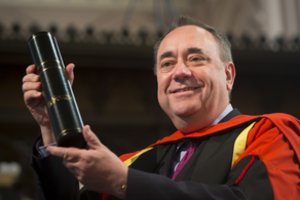 Mirė buvęs Škotijos lyderis ir nepriklausomybės judėjimo veikėjas Aleksas Salmondas