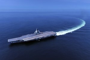 Taivanas akylai stebi pietuose pasirodžiusį Kinijos lėktuvnešį