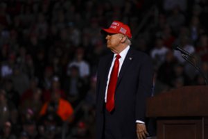 D. Trumpas pareiškė, kad galbūt pritartų JAV kariuomenės panaudojimui prieš amerikiečius