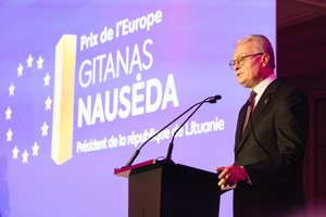 G. Nausėda atsiėmė Prancūzijos leidinio „L’Express“ apdovanojimą už lyderystę