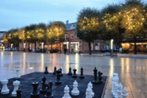 Pradėjus anksti temti, alytiškiai liko apakę: Rotušėje – jau Kalėdos