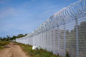 Latvijos ir Rusijos pasienyje baigta statyti beveik 80 proc. tvoros