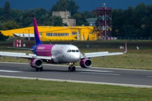 Iki sausio vidurio „Wizz Air“ laikinai stabdo skrydžius į ir iš Tel Avivo