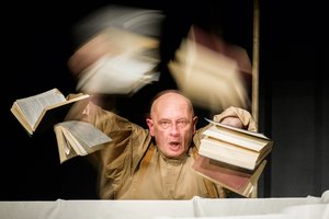 „Stalo teatrui“ – dvidešimt: teatras iš daiktų ir prisiminimų