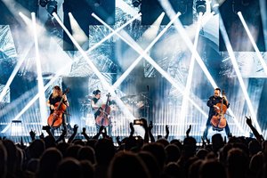 Jau šią savaitę „Apocalyptica“ Lietuvoje atliks legendinius grupės „Metallica“ kūrinius: žada įspūdingą šou