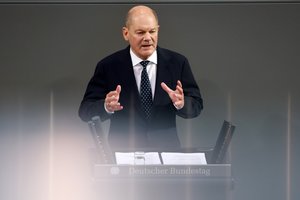 V. Zelenskiui pristačius pergalės planą – O. Scholzo pareiškimas: sako esąs atviras deryboms su V. Putinu