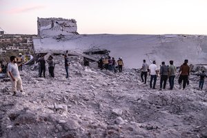 Stebėjimo agentūra: per rusų smūgį šiaurės vakarų Sirijoje žuvo 10 žmonių