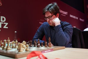 Iš Ukrainos pabėgęs šachmatininkas Ispanijoje pagautas sukčiaujant pasinaudojus tualetu ir išspirtas iš turnyro