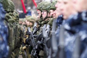 Premjerė neatmeta galimybės gynybai skolintis ir kitąmet: tai neviršytų biudžeto deficito ribų