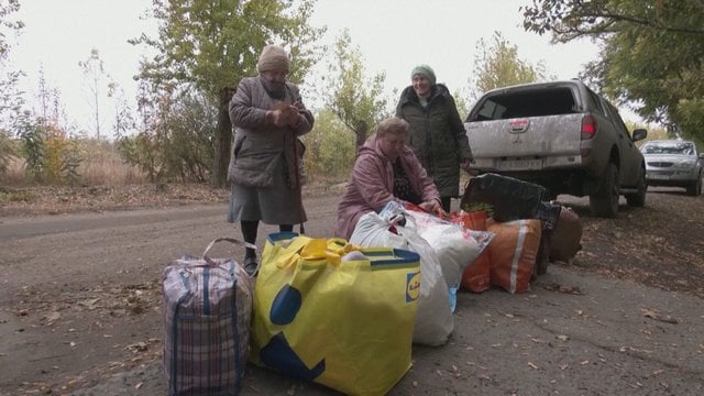 Kupjanske paskelbus evakuaciją ukrainiečiai su baime palieka namus: mato du variantus – bėgti arba būti nužudytam