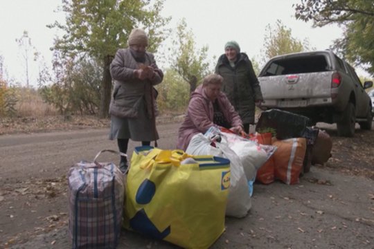 Kupjanske paskelbus evakuaciją ukrainiečiai su baime palieka namus: mato du variantus – bėgti arba būti nužudytam