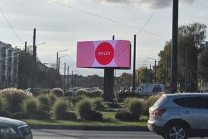 Naujas tripusis OWEXX lauko ekranas Kaune: pirmasis ir vienintelis toks Baltijos šalyse