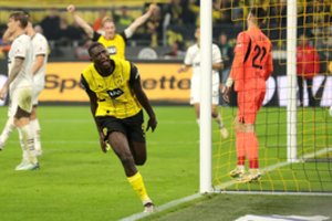 Vokietijos futbolo čempionate – sunki „Borussia“ pergalė