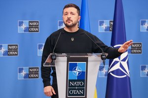 Derybose dėl Ukrainos narystės NATO – besikeičiančios nuomonės: savo poziciją atskleidė ir Prancūzija 