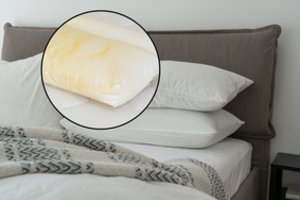 Geltonų dėmių ant pagalvių neliks per kelias minutes: sumanios namų šeimininkės atskleidė paslaptį