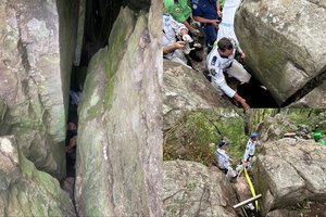 Į plyšį įkritusį telefoną traukusi moteris įstrigo pati: žemyn galva prakabėjo 7 valandas