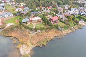 Kauniečiai šokiruoti – užtvertas praėjimas prie Lampėdžių ežero: ar staiga išdygusi tvora legali?