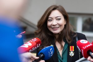 Ledai pralaužti: Pilietybės reikalų komisija siūlo prezidentui išimties tvarka suteikti Lietuvos pilietybę A. Reed