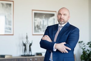 Konkurencijos taryba tarė žodį: „Kesko Senukai“ vadovo A. Rakausko bendrovė gali pirkti „PayRay Bank“