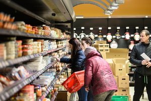 Slaptas tyrimas atskleidė kainų skirtumus: štai kur apsipirkdami spalį galėjote išleisti daugiau