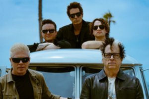 „The Offspring“ pristatė naująjį albumą „Supercharged“ – energija, kuri pakeičia viską