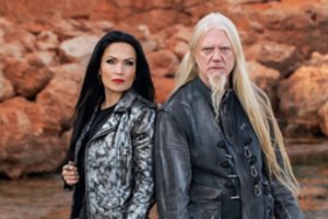 Simfoninio roko žvaigždė Tarja Turunen grįžta į Lietuvą: turą rengia su kita buvusia „Nightwish“ žvaigžde