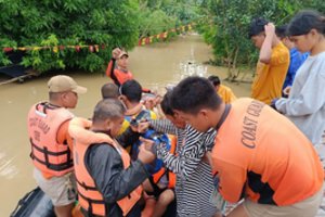Filipinuose – stipri atogrąžų audra: žuvo septyni žmonės, tūkstančiai buvo evakuoti
