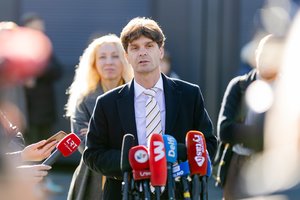 I. Vėgėlė atsakė, ar R. Karbauskis jam ras vietos prie derybų stalo ir apie kvietimą „ant kilimėlio“