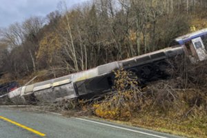 Norvegijoje keleiviniam traukiniui nuvažiavus nuo bėgių, vienas žmogus žuvo ir dar keturi buvo sužeisti