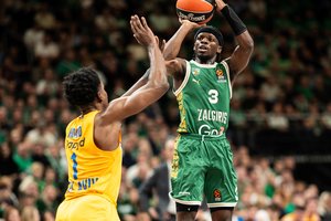 Du kėlinius „Maccabi“ daužęs „Žalgiris“ neišsaugojo turėtos 25 taškų persvaros, bet iškovojo ketvirtą pergalę Eurolygoje