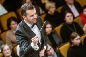 Smuikininko Januszo Wawrowskio, kompozitoriaus Gedimino Gelgoto ir ansamblio NIKO albumą „Consonance“ išleidžia „Warner Classics“
