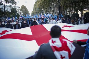 Sakartvelo žmonės dalyvauja „viso gyvenimo“ balsavime: renkasi tarp ateities su Rusija arba Vakarais