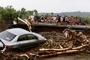 Atogrąžų audra Filipinuose, naujais duomenimis, pražudė 76 žmones