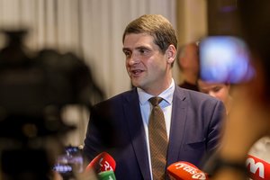 R. Žemaitaitis po rinkiminės nakties dirbti neketina: visas štabas išeina atostogų