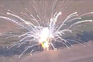 Parodė, kaip HIMARS į gabalus ištaškė Putino itin vertinamą raketų sistemą