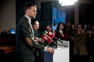 Pavažinėjus „Ferrari“ dviratis neįdomus: ką rodo staigus G. Landsbergio pasitraukimas ir užuominos apie ateitį?