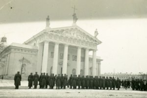 Unikaliuose kadruose – prieš 85 metus vykęs Lietuvos kariuomenės žygis į atgautą Vilnių